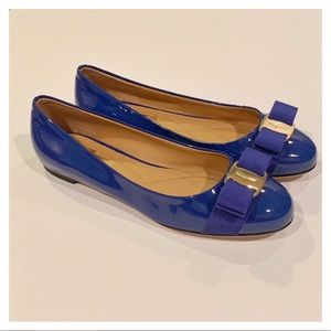 NWB‼️Ferragamo Varina Flats in Blue Patent Sz 6C